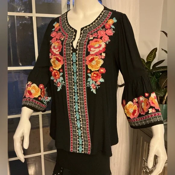 Savanna Jane Vibrant Floral Tunic Bell Sleeve Boho Colorful Embroidery WM SZ S - Picture 15 of 16